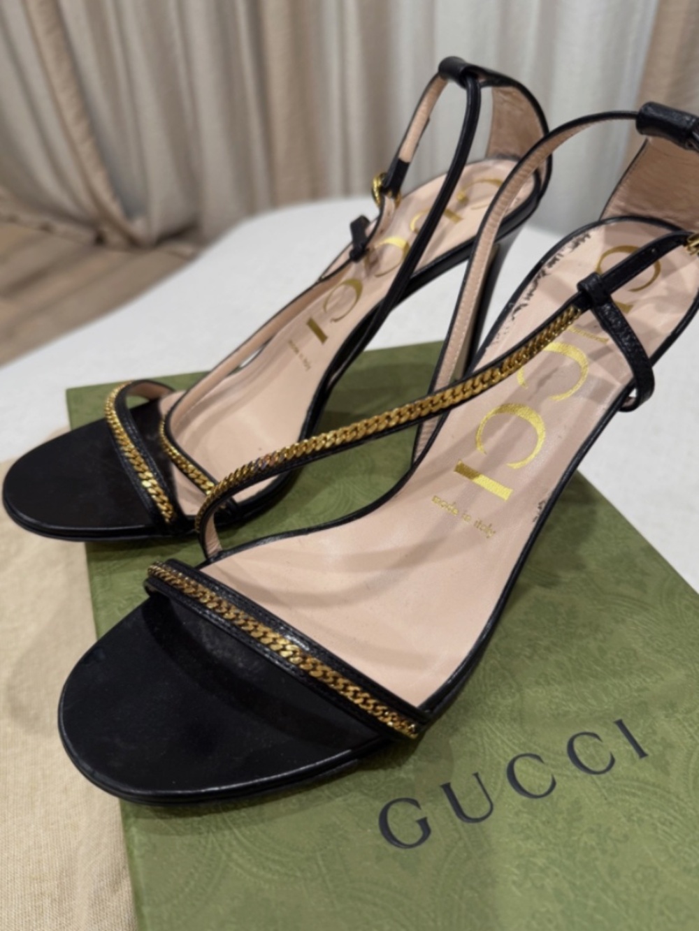 Gucci Black with Gold Chain detail Sandals 38.5/8.5 Worn once